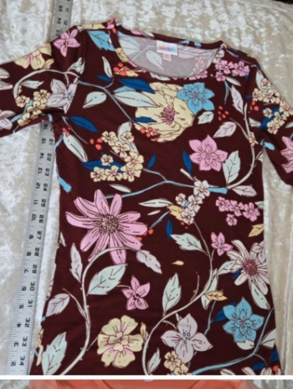 LuLaRoe Gigi Top XS Burgundy Floral Stretch Fitted Shirt
